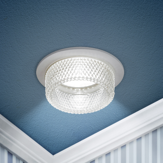 Svetil'nik vstraivaemyj 4