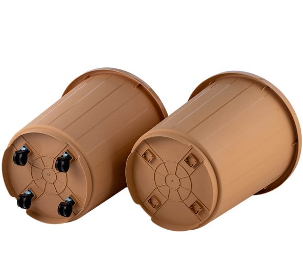 Bak 105l s kryshkoj i klavishej na kolesah bezhevyj 3 Bak 105l s kryshkoj i klavishej na kolesah bezhevyj 3