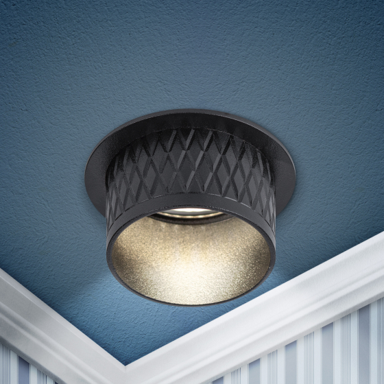 Svetil'nik vstraivaemyj 4