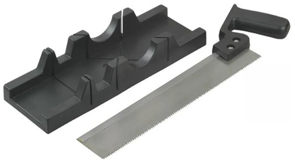 Stuslo plastikovoe + pila 2