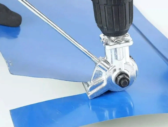 Nasadka na drel dlya rezki listovogo metalla 3