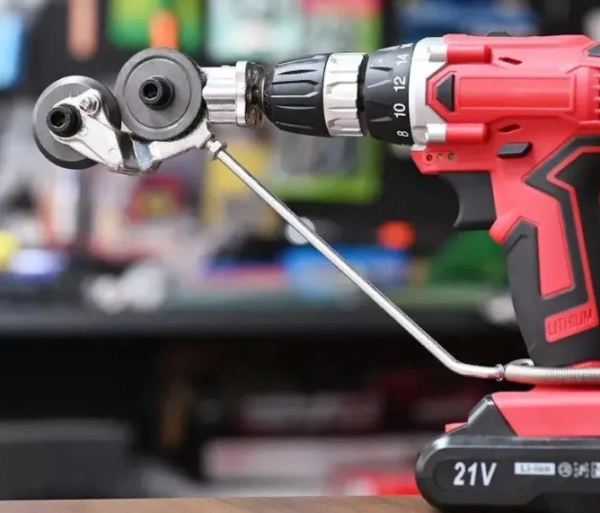 Nasadka na drel dlya rezki listovogo metalla 2