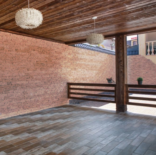 Gornyj plast temno-korichnevyj 2